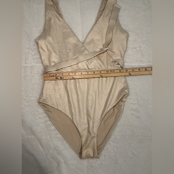 Onia one piece swimsuit - Picture 5 of 12